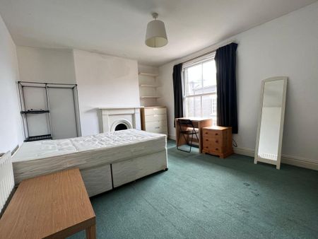 4 bedroom semi-detached house to rent - Photo 2