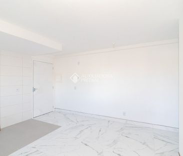 Apartamento com 2 quartos e 45m² para alugar em Lomba do Pinheiro, ... - Photo 2