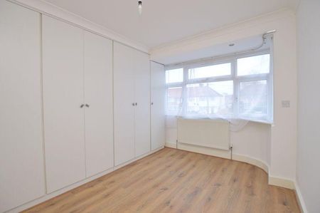 4 bedroom terraced house to rent - Photo 4