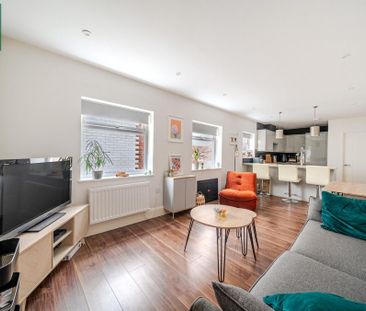 2 bedroom flat to rent - Photo 2