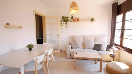 Room in a shared 5-bedroom apartment for rent in Sant Antoni - Photo 2
