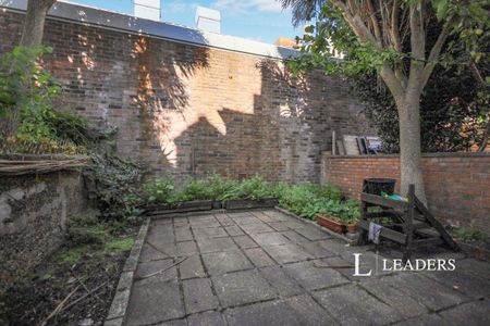 1 bedroom flat to rent Ashford Road - Photo 4