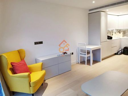 Lincoln Apartments, Fountain Park Way, London W12 - Photo 3