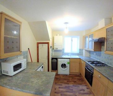 3 bedroom private hall to rent - Photo 3