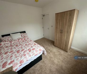 5 bedroom semi-detached house to rent - Photo 2