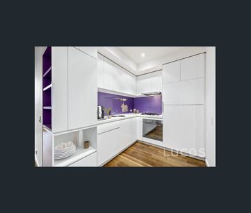 Immaculate and modern living with Victoria Harbour views! - Photo 5