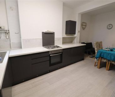 4 bedroom apartment to rent - Photo 6