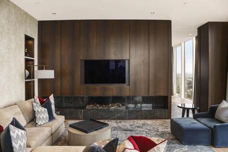 An exceptional Duplex Penthouse apartment in Chelsea Creek Tower. - Photo 5