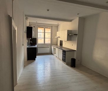 Appartement T3 de 128m2 à louer Villefranche centre - Photo 3