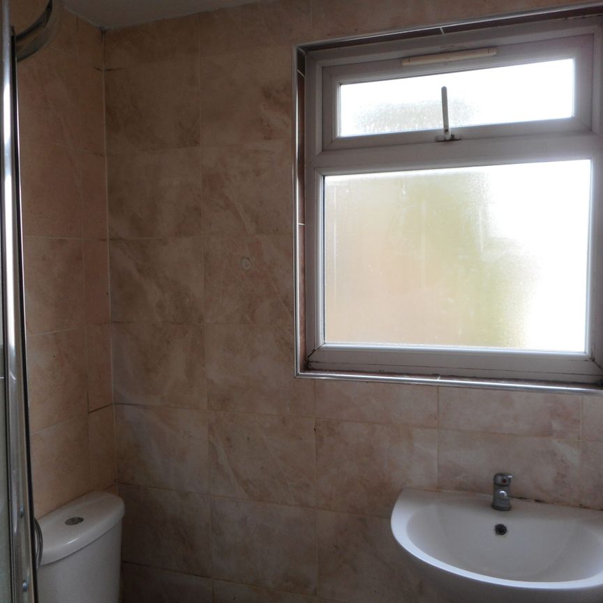 Balfour Road, Second Floor Flat, Southall - Photo 1