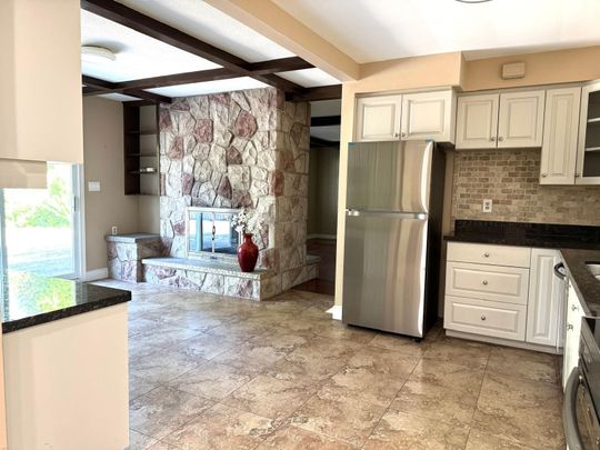 For Lease - 4054 Apple Valley Lane, Burlington, Ontario - Photo 1