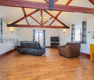 2 bedroom barn conversion to rent - Photo 4