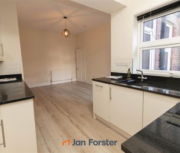 2 Bedroom Flat - Ground Floor - Photo 5