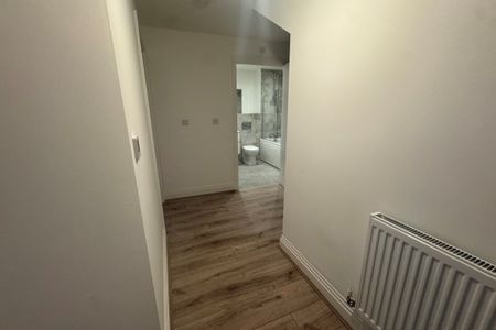 Potters Grove, NEW MALDEN - Photo 3