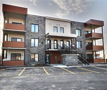 Superbe 4 1/2 + B, LÉVIS, (St-David), 3ième étage, air clim, 2 STAT... - Photo 3