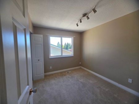 Quiet Family Area - Photo 3