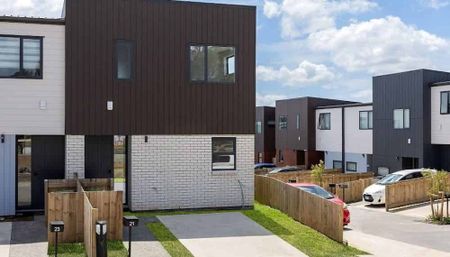 NEW LYNN, 3 BEDROOMS - Photo 5