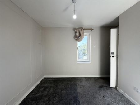 3 Bedroom House - End Terrace To Let - Photo 5