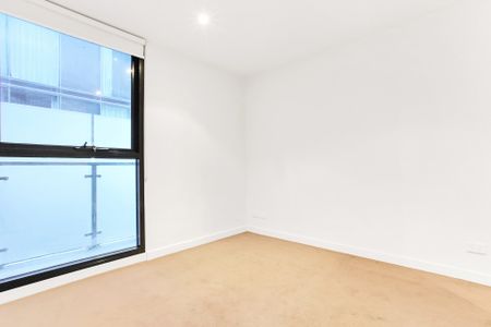 City Apartment - Photo 2