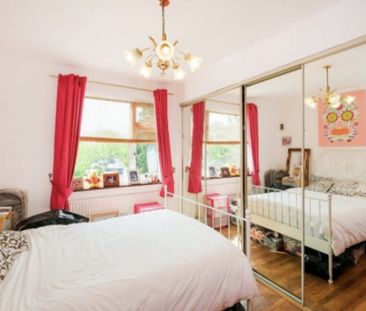 3 Bed Detached House, London, IG2 - Photo 1