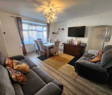 3 bedroom end of terrace house to rent - Photo 2