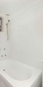 Modern Two Bedroom Apartment - Photo 3