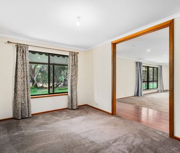 Country living with conveniences oh so close - yes please! - Photo 3