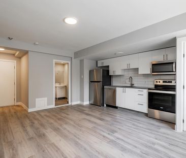 Large Renovated 2 Bedroom Unit - NDG - 5765 Cote-St-Luc Road, Montréal - Photo 2