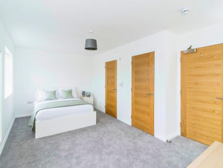 1 bedroom in a house share to rent - Photo 2