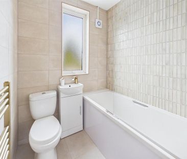 3 bedroom terraced house to rent - Photo 6