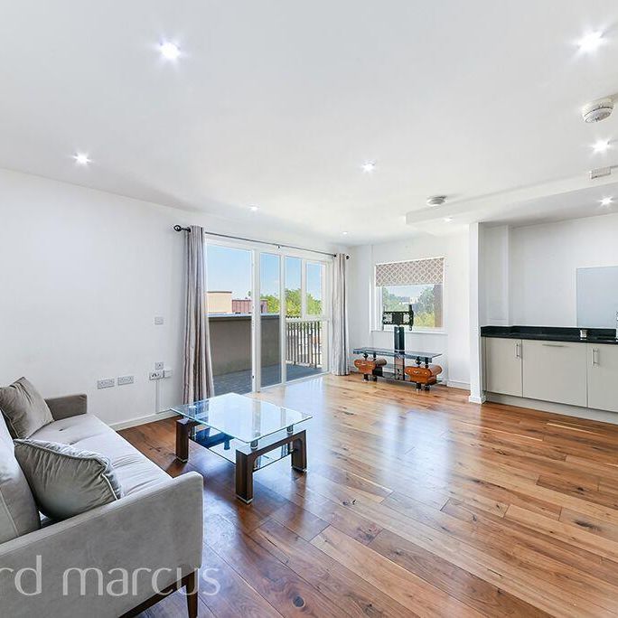 Grahame Park Way, London - Photo 1