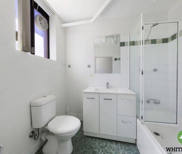 2/5 Mowatt Street, Queanbeyan - Photo 6