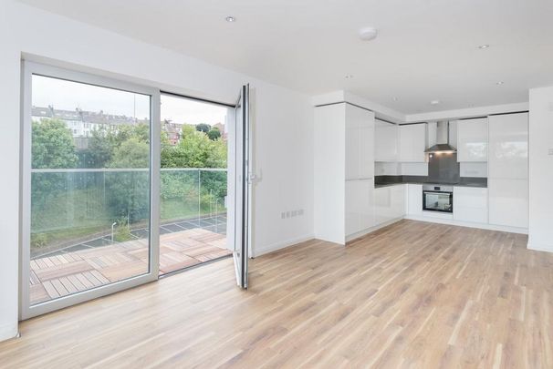 2 bedroom flat to rent - Photo 1