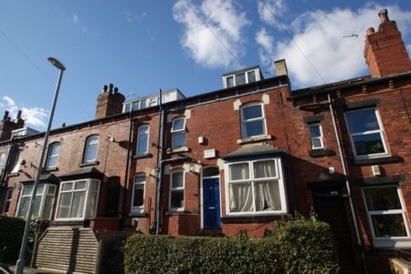 4 Bed - Royal Park Terrace, Hyde Park, Leeds - Photo 2