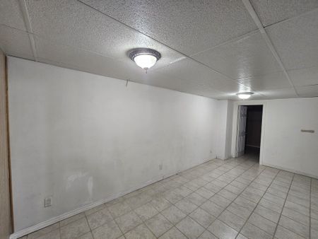 For Lease - 46 Donna Drive, Brampton, Ontario - Photo 2