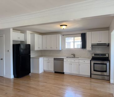 For Lease - 37 Ondrey Street, Bradford West Gwillimbury, Ontario - Photo 1