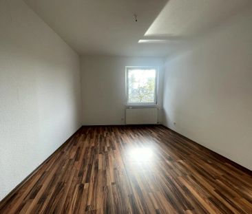 FRISCH RENOVIERTE 86m² GROßE 3-ZIMMER-WOHNUNG ZU VERMIETEN - Photo 3