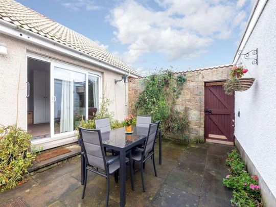 3 bedroom detached house to rent - Photo 1