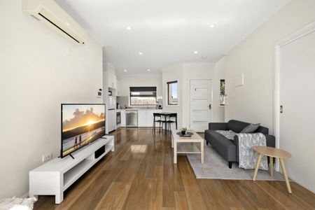 Modern Living in Epping - Photo 3