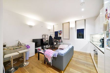 Kempton House, 122 High Street, TW18 4EQ - Photo 4