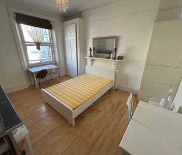 Bedsit, Ladbroke Grove, W11 - Photo 2