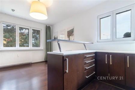 Pronájem zrekonstruovaného bytu 1+kk, 22 m - Fotografie 2