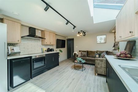 6 bedroom terraced house to rent - Photo 3