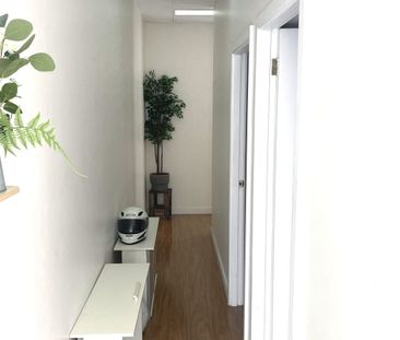 HALF FRONT OF THE HOUSE - Photo 2