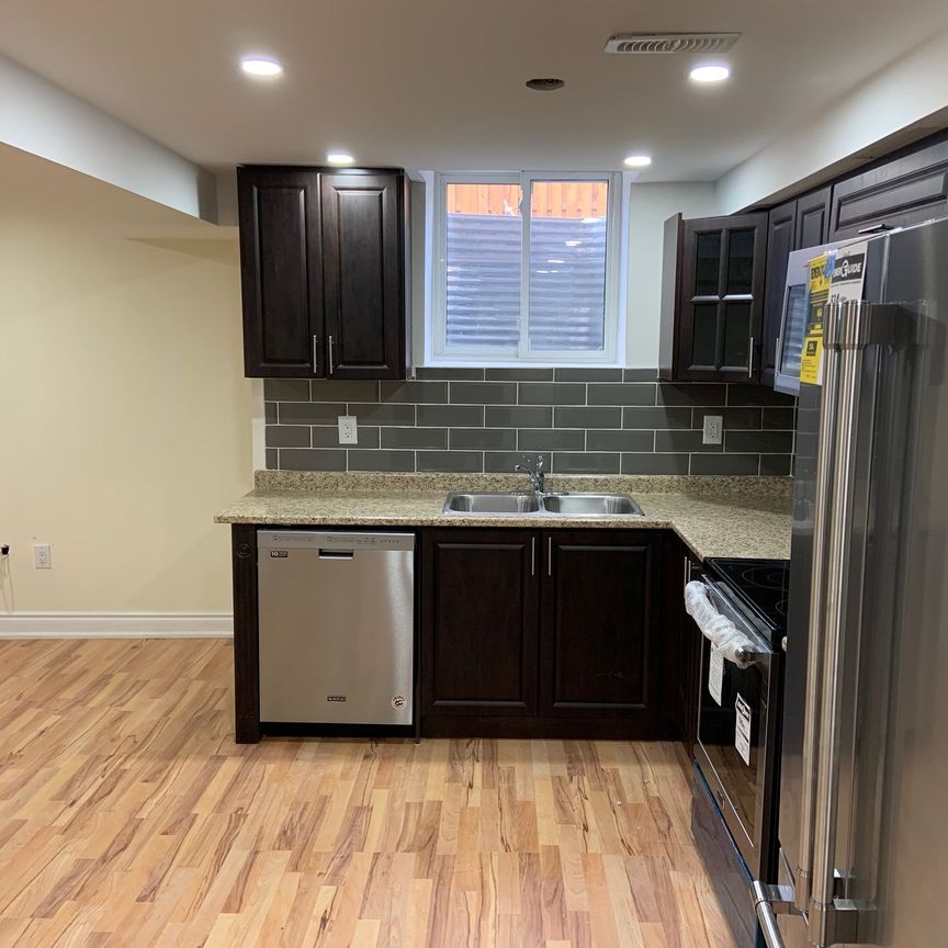 For Lease - 4812 Lighthouse Court Unit# Basement, Mississauga, Ontario - Photo 1