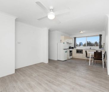 Bright & Convenient Inner-City Living – Partly Furnished & North-Fa... - Photo 6