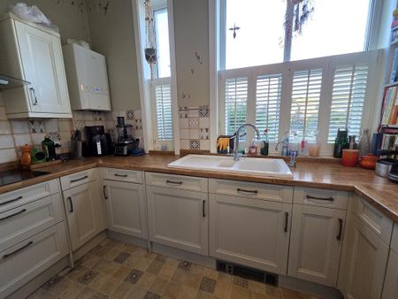 2 bedroom flat to rent - Photo 4