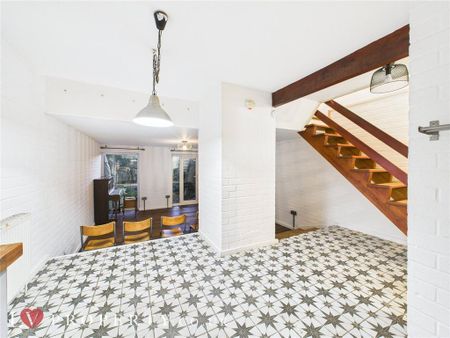 3 bedroom end of terrace house to rent - Photo 4