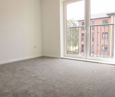 2 Bed Flat - Photo 4