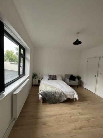 Courtney Road, Kingswood - Photo 2